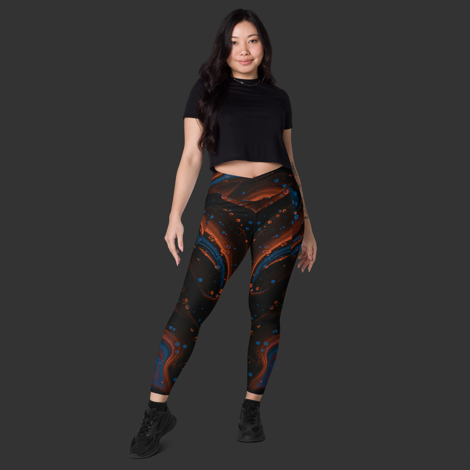 Crossover leggings with pockets